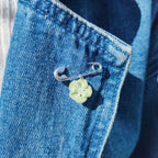 Broche rêveuse